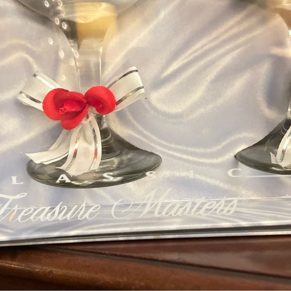 Treasure Masters 40th Anniversary Glasses - Picture 5 of 5